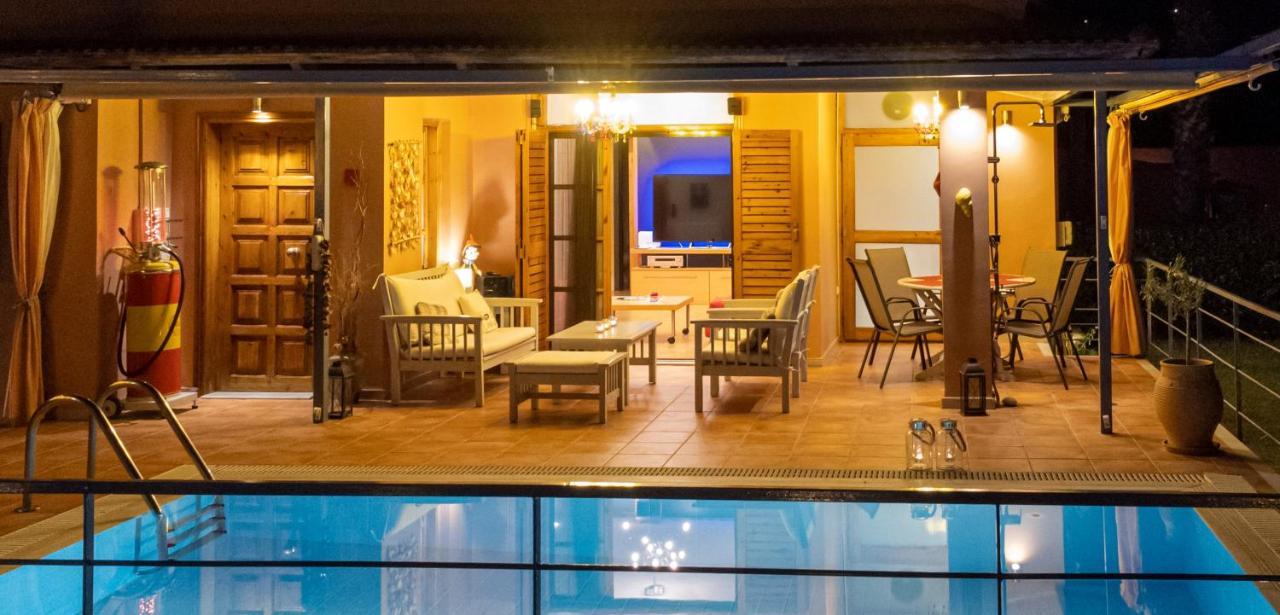 Cozy Small Smart Villa With Private Pool Mikri Mantineia Kalamata Eksteriør billede